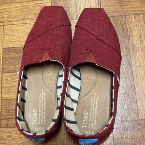 Toms red shoes 👟